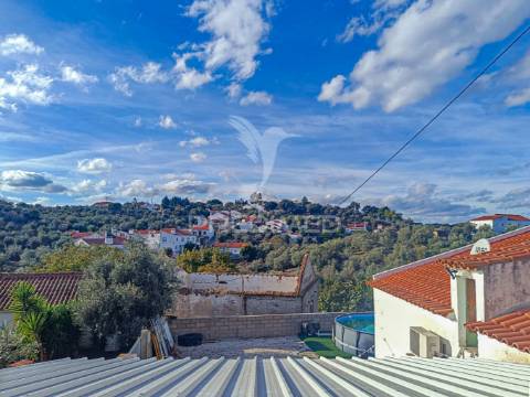 Moradia para renovar com 81 m²