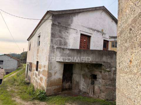 Moradia rústica com terreno e vistas rio douro