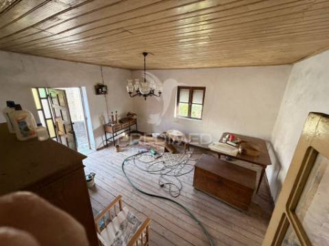 Moradia rústica com terreno e vistas rio douro