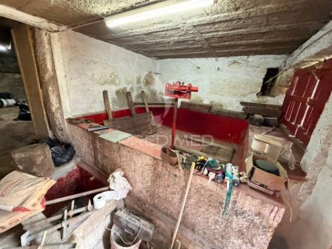 Moradia rústica com terreno e vistas rio douro