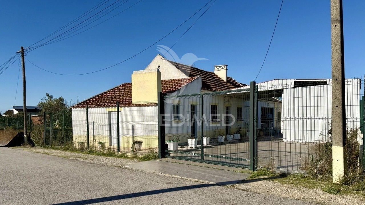 2 moradias t2 - rural