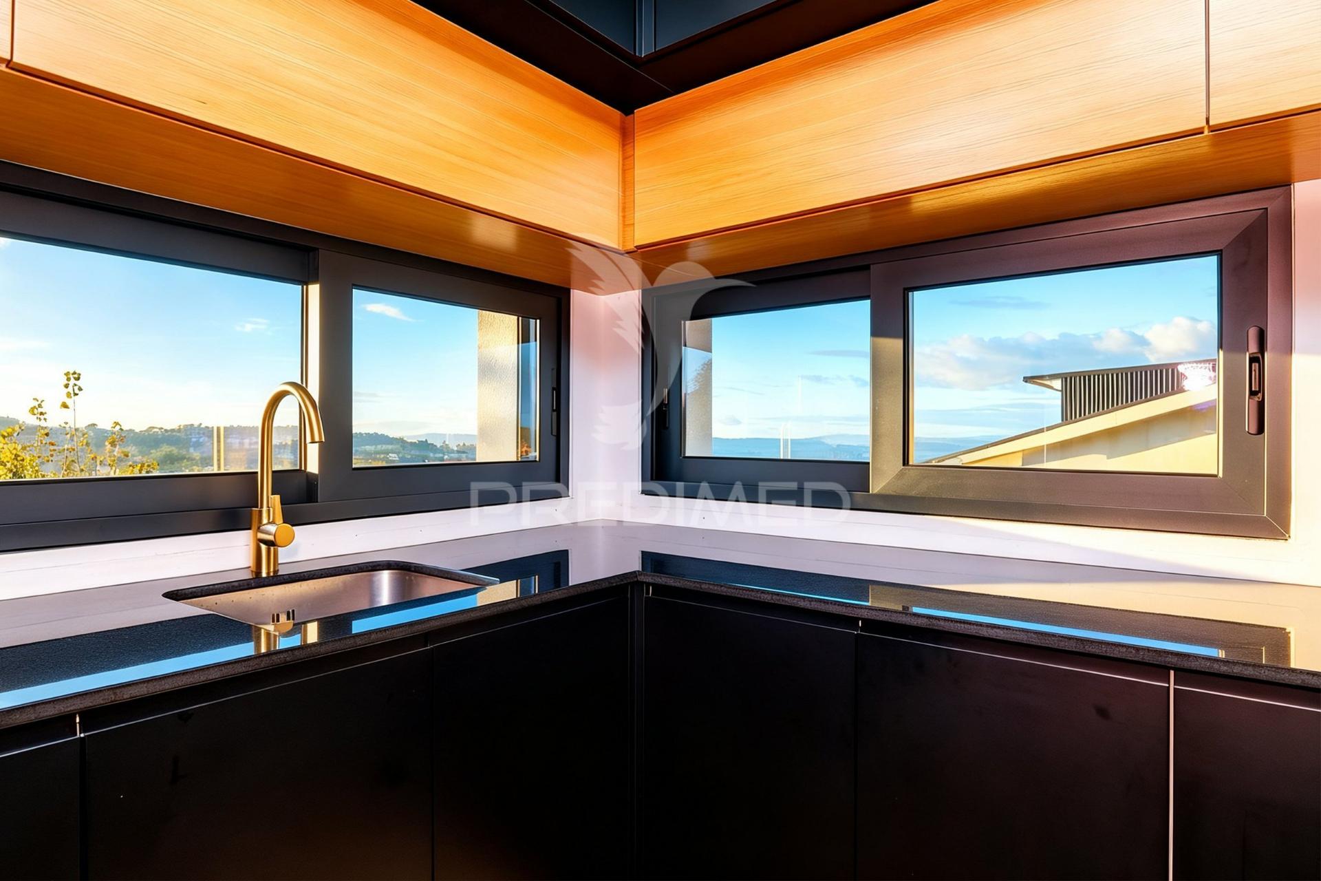 Moradia bi-familiar t5 em real