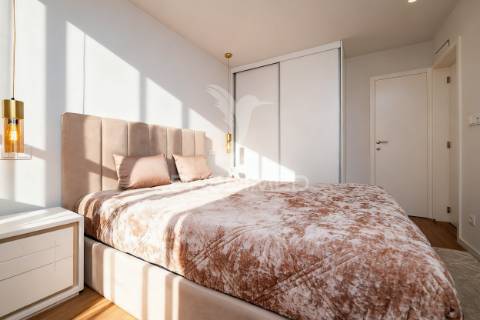 Moradia bi-familiar t5 em real