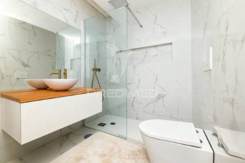 Moradia bi-familiar t5 em real