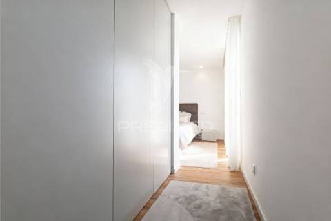 Moradia bi-familiar t5 em real