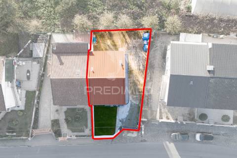 Moradia bi-familiar t5 em real