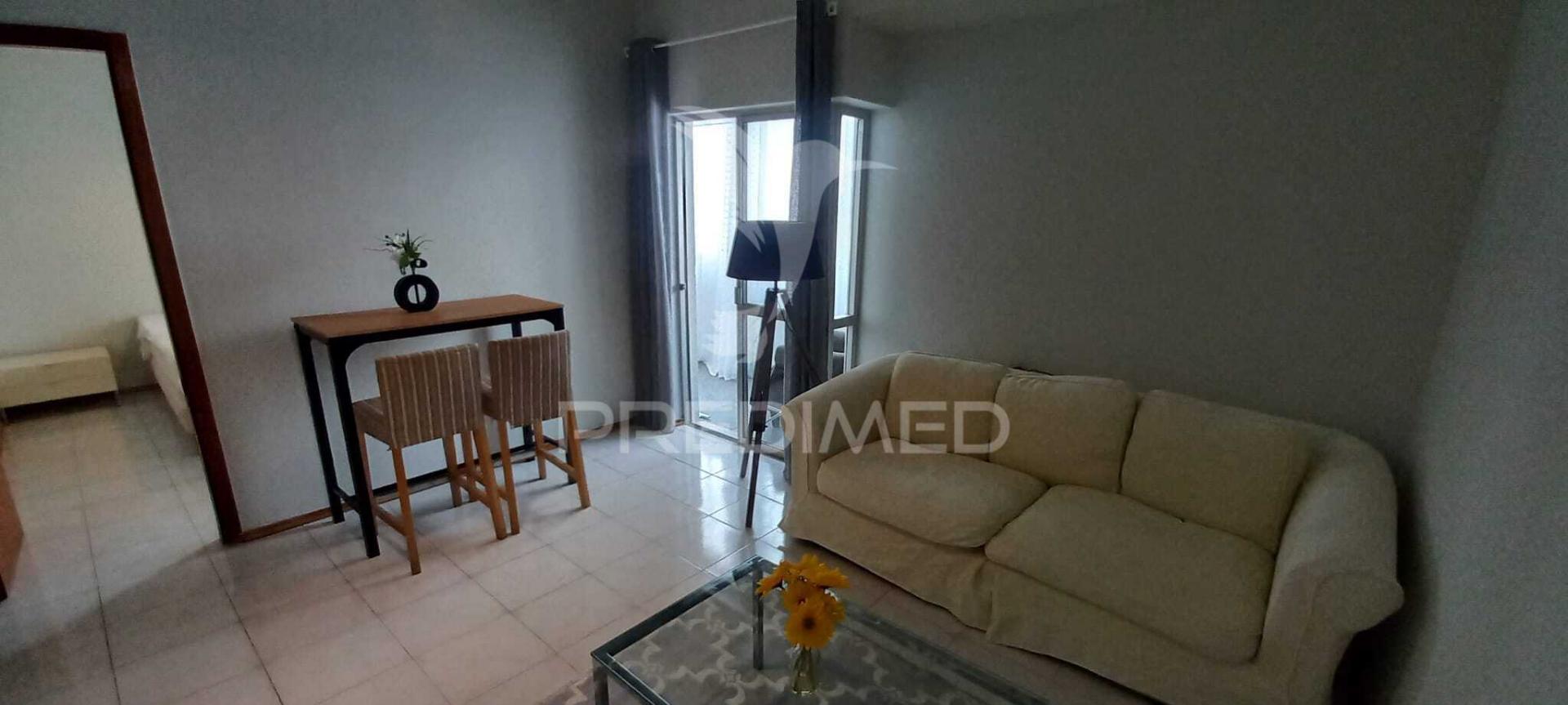 Vende se t1 bonfim/setúbal -mobilado  200.000€