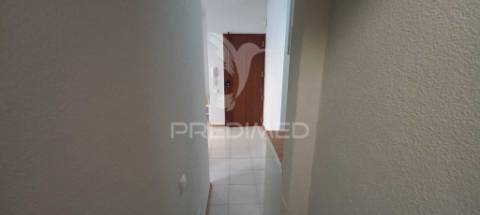 Vende se t1 bonfim/setúbal -mobilado  200.000€