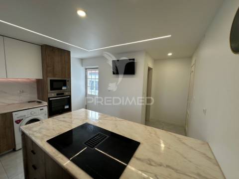 Moradia v4, isolada, com garagem em fernão ferro