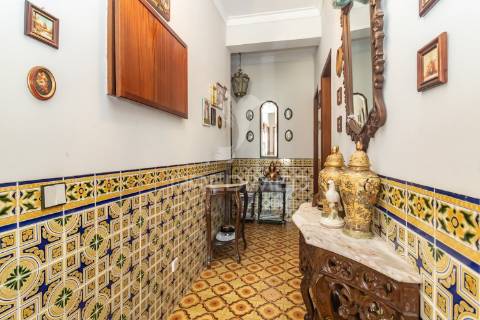 Apartamento duplex t3+1 — baixa da banheira — 160 m²