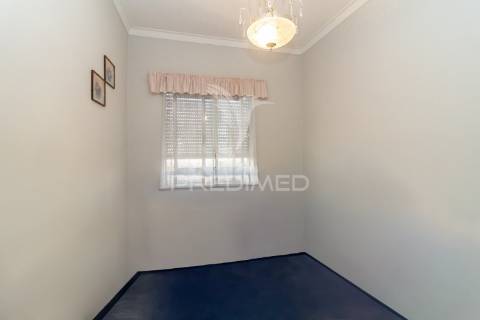 Apartamento duplex t3+1 — baixa da banheira — 160 m²