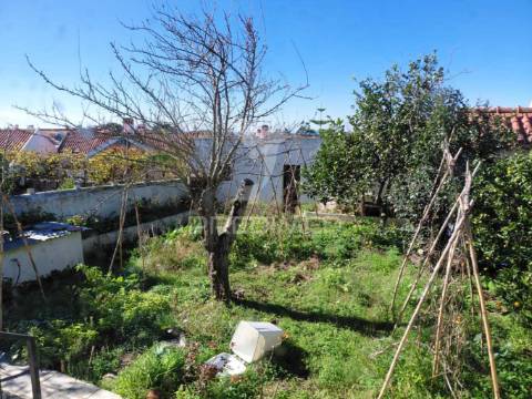 R/c de moradia mobilada e equipada, s.francisco da serra.