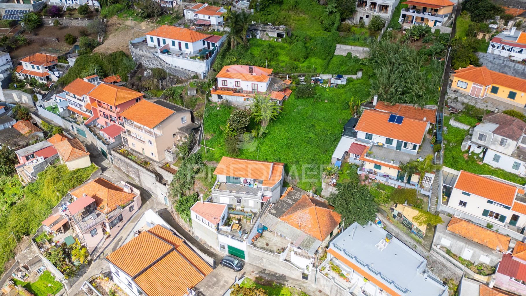 Terreno urbano com vista mar, no livramento, funchal