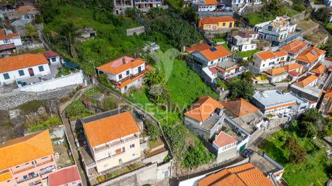 Terreno urbano com vista mar, no livramento, funchal