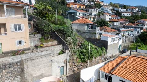 Terreno urbano com vista mar, no livramento, funchal
