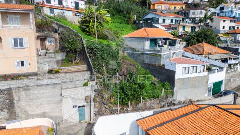 Terreno urbano com vista mar, no livramento, funchal