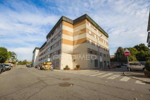 Apartamento t3 renovado - ermesinde