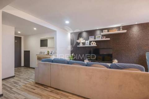 Apartamento t3 renovado - ermesinde