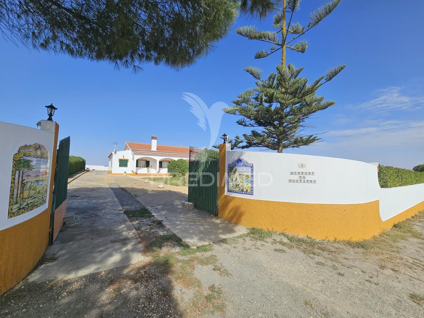 Herdade exclusiva no concelho de castro verde, alentejo