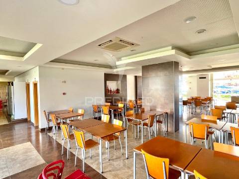 Espaço comercial / restaurante - 330 m2 em sines