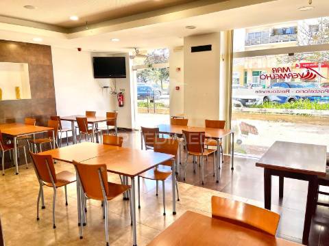 Espaço comercial / restaurante - 330 m2 em sines