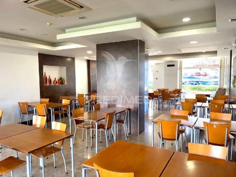 Espaço comercial / restaurante - 330 m2 em sines