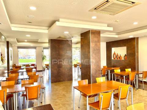 Espaço comercial / restaurante - 330 m2 em sines