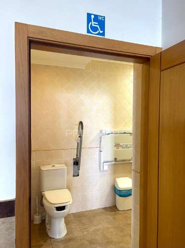 Espaço comercial / restaurante - 330 m2 em sines