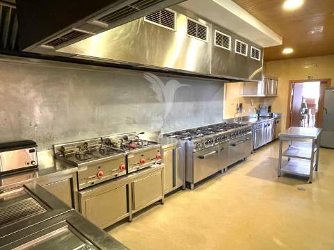 Espaço comercial / restaurante - 330 m2 em sines