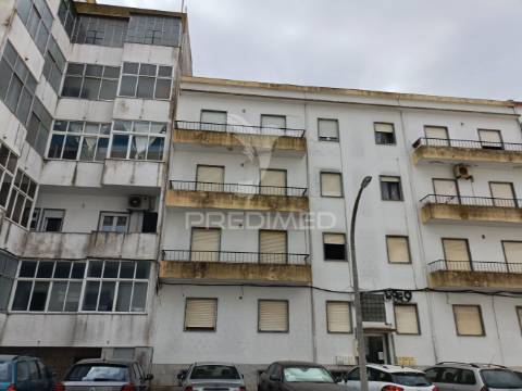 Apartamento t3 para venda no centro de beja