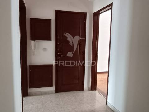 Apartamento t3 para venda no centro de beja