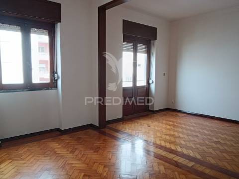 Apartamento t3 para venda no centro de beja