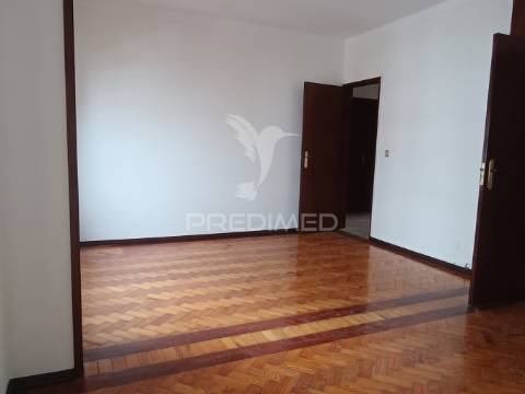 Apartamento t3 para venda no centro de beja