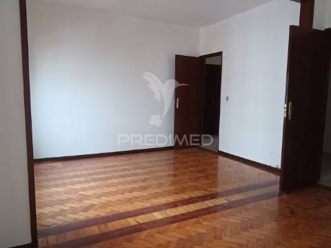 Apartamento t3 para venda no centro de beja