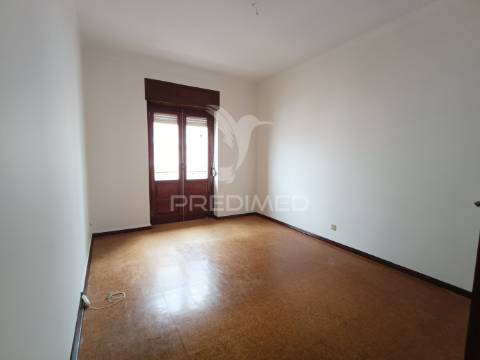 Apartamento t3 para venda no centro de beja