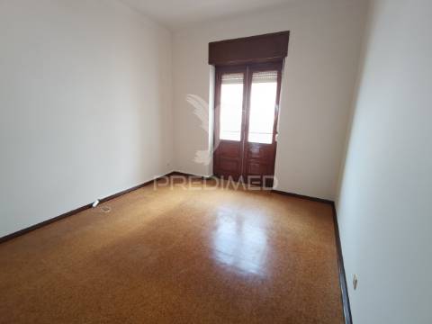Apartamento t3 para venda no centro de beja