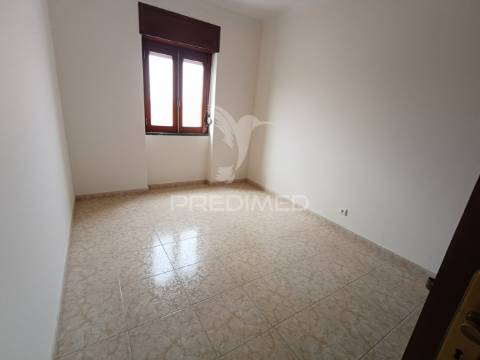 Apartamento t3 para venda no centro de beja