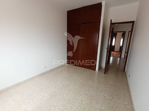 Apartamento t3 para venda no centro de beja