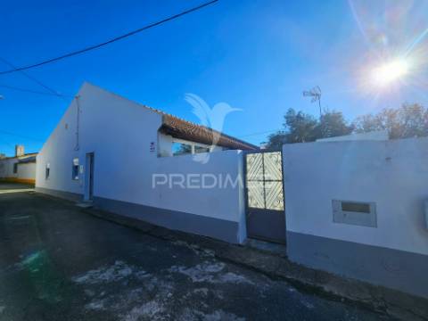 Moradia t2 renovada, em rolão, castro verde