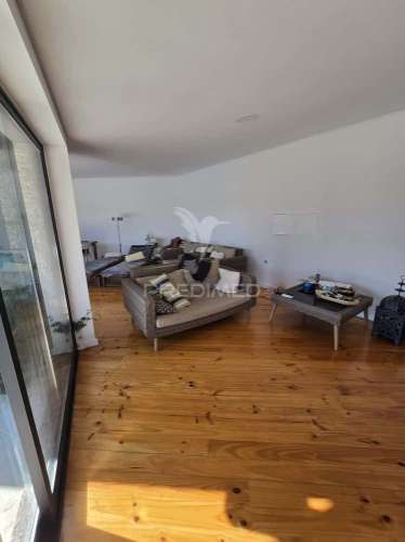 Moradia t3 em pedra com piscina