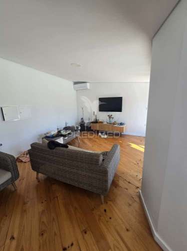 Moradia t3 em pedra com piscina