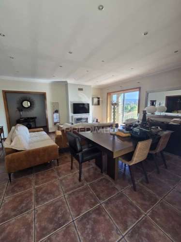 Moradia t3 em pedra com piscina