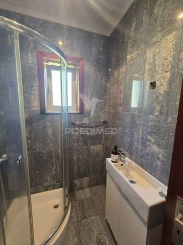 Moradia t3 em pedra com piscina