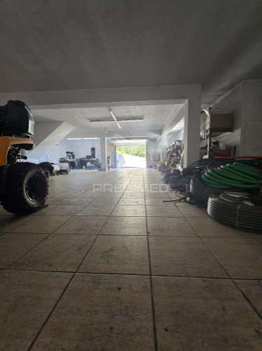 Moradia t3 em pedra com piscina