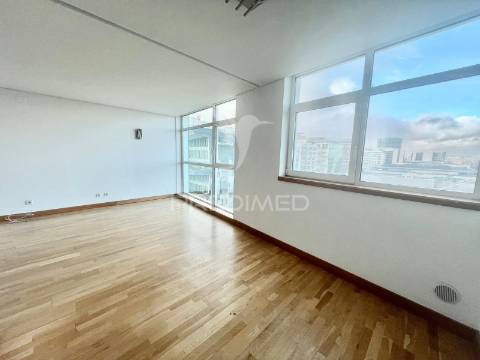 Apartamento t2 duplex _ parque das nações