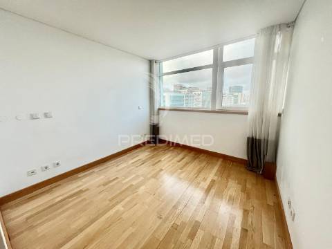 Apartamento t2 duplex _ parque das nações