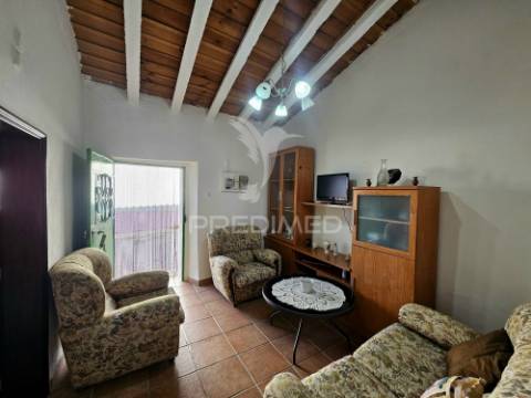 Moradia térrea t2 localizada no rolão, concelho de castro verde.