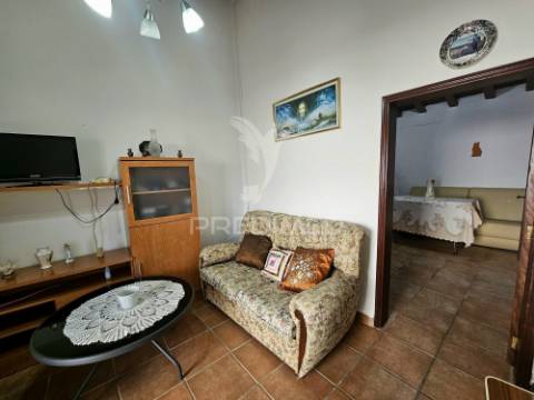 Moradia térrea t2 localizada no rolão, concelho de castro verde.