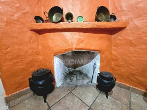 Moradia térrea t2 localizada no rolão, concelho de castro verde.