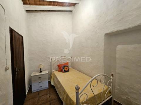 Moradia térrea t2 localizada no rolão, concelho de castro verde.